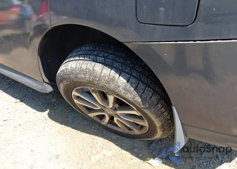 2014 Nissan Pathfinder S z USA, uszkodzony, nr VIN 5N1AR2MM0EC652850